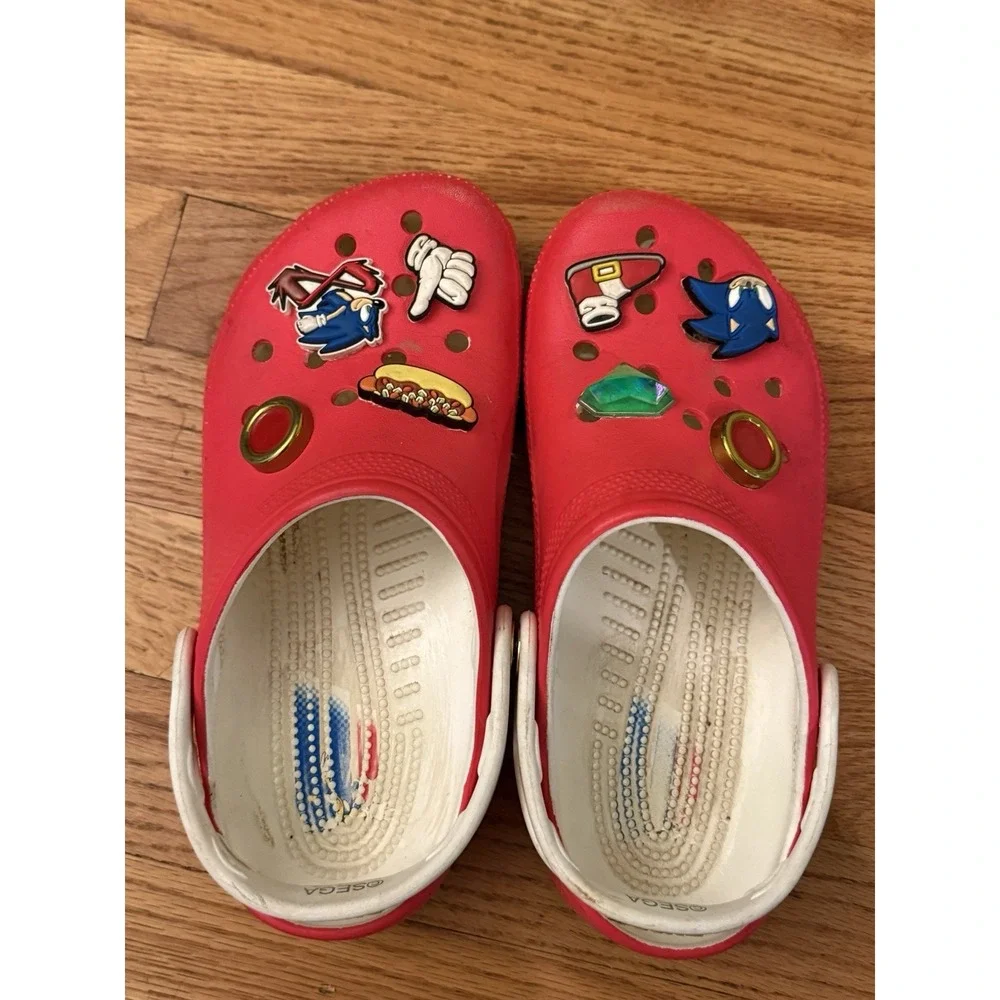 Crocs Sonic Hedgehog Clogs Big Kids J4 Red Fit Women 6 SEGA Gamer Jibbitz Charms